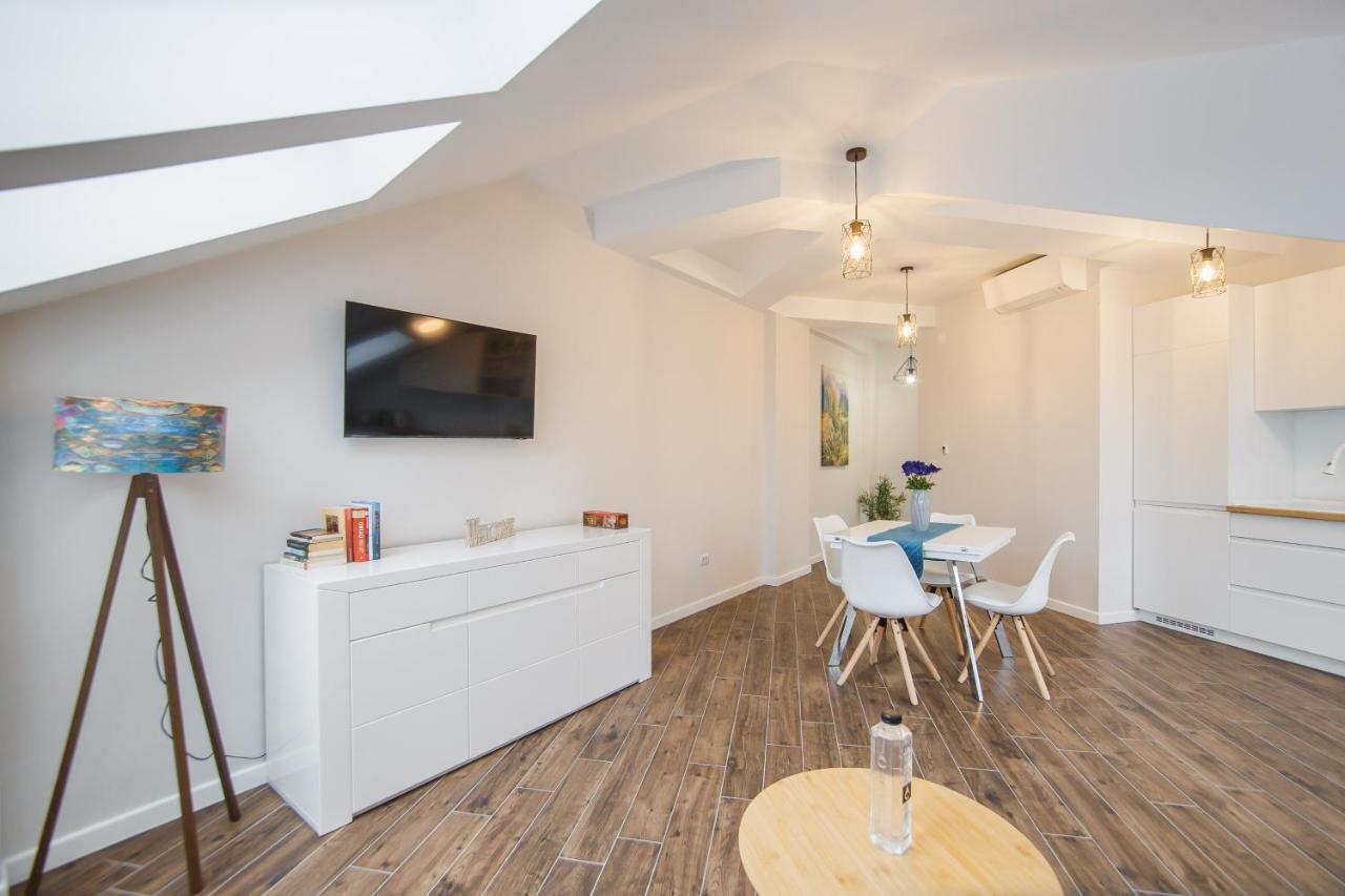 Skylight Loft Near City Center Oradea Exterior photo