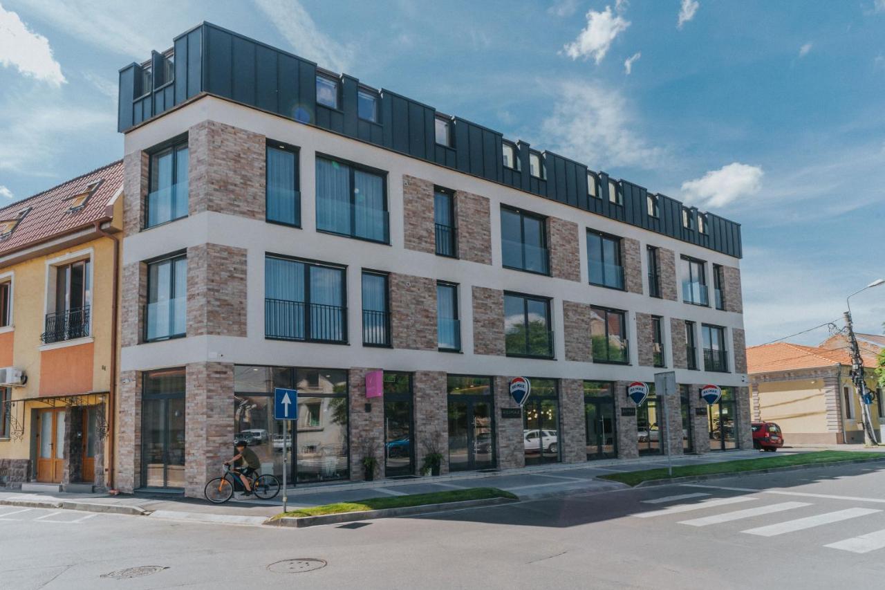 Skylight Loft Near City Center Oradea Exterior photo