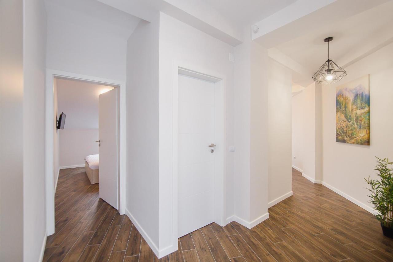 Skylight Loft Near City Center Oradea Exterior photo