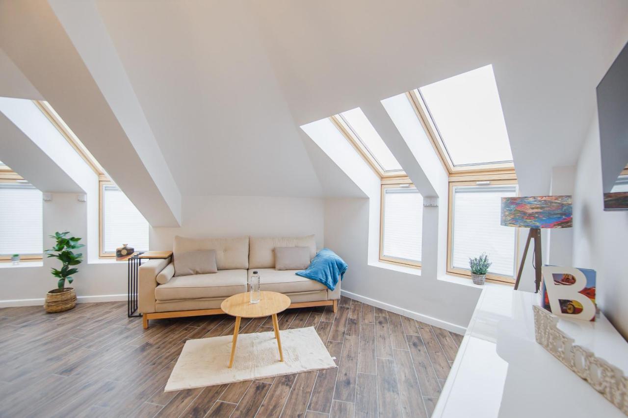 Skylight Loft Near City Center Oradea Exterior photo